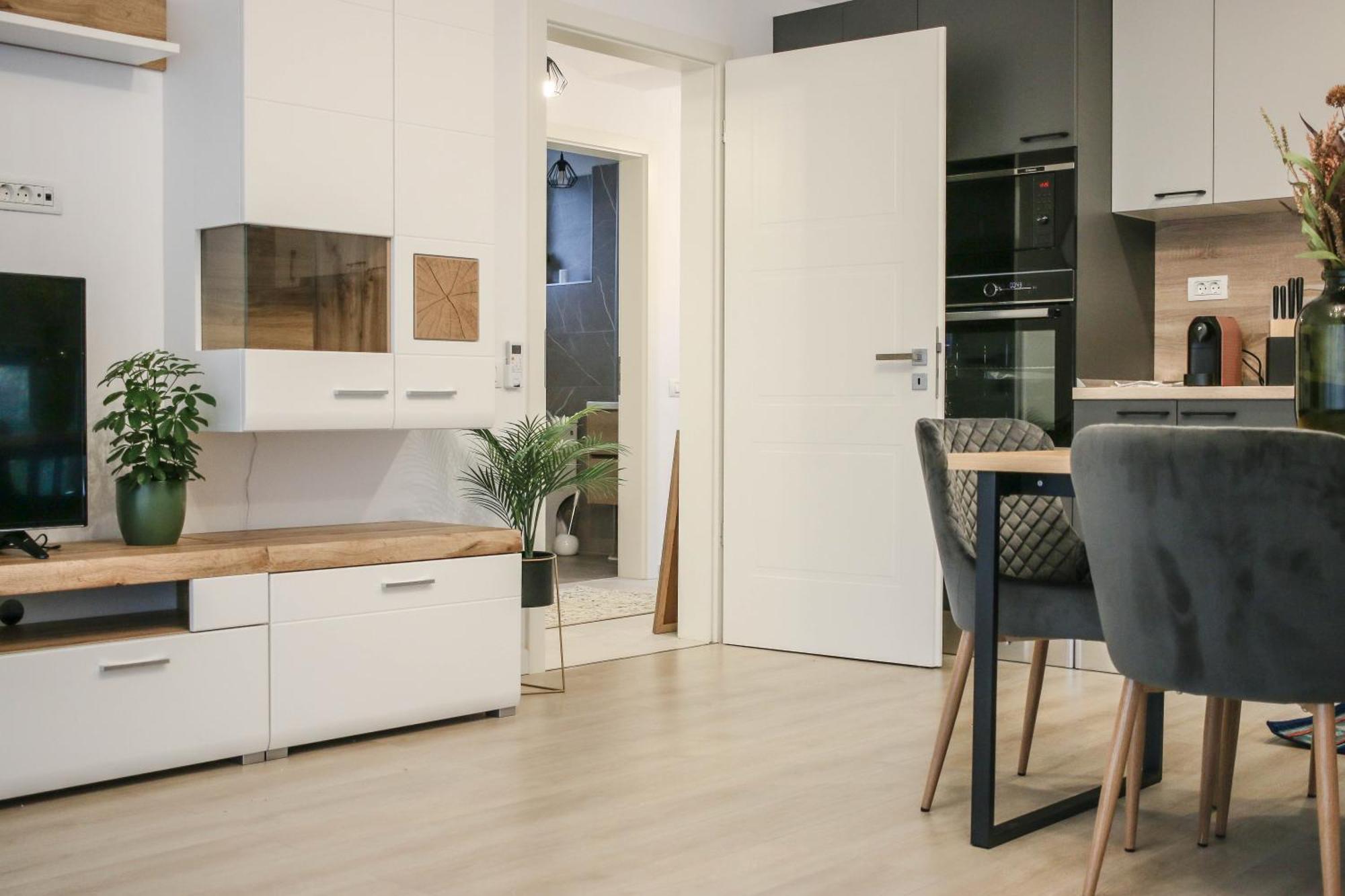 The Next Door Apartaments Bukares Bagian luar foto